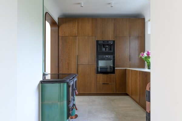 Puidupliit ja köök